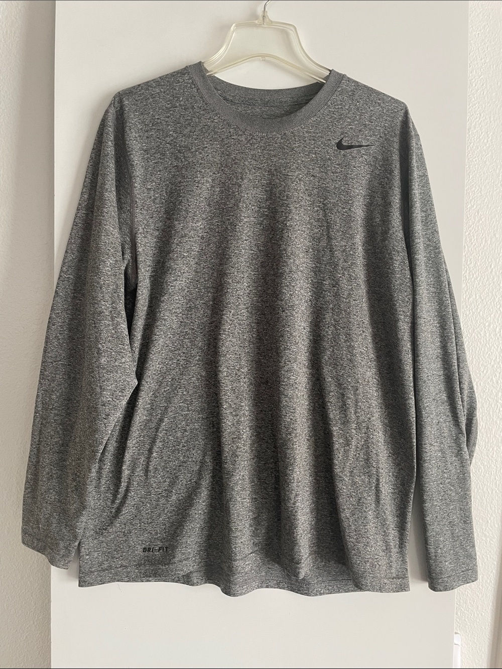NIKE Dri-Fit Long Sleeve Sport T Shirt Top Grey Crew Neck